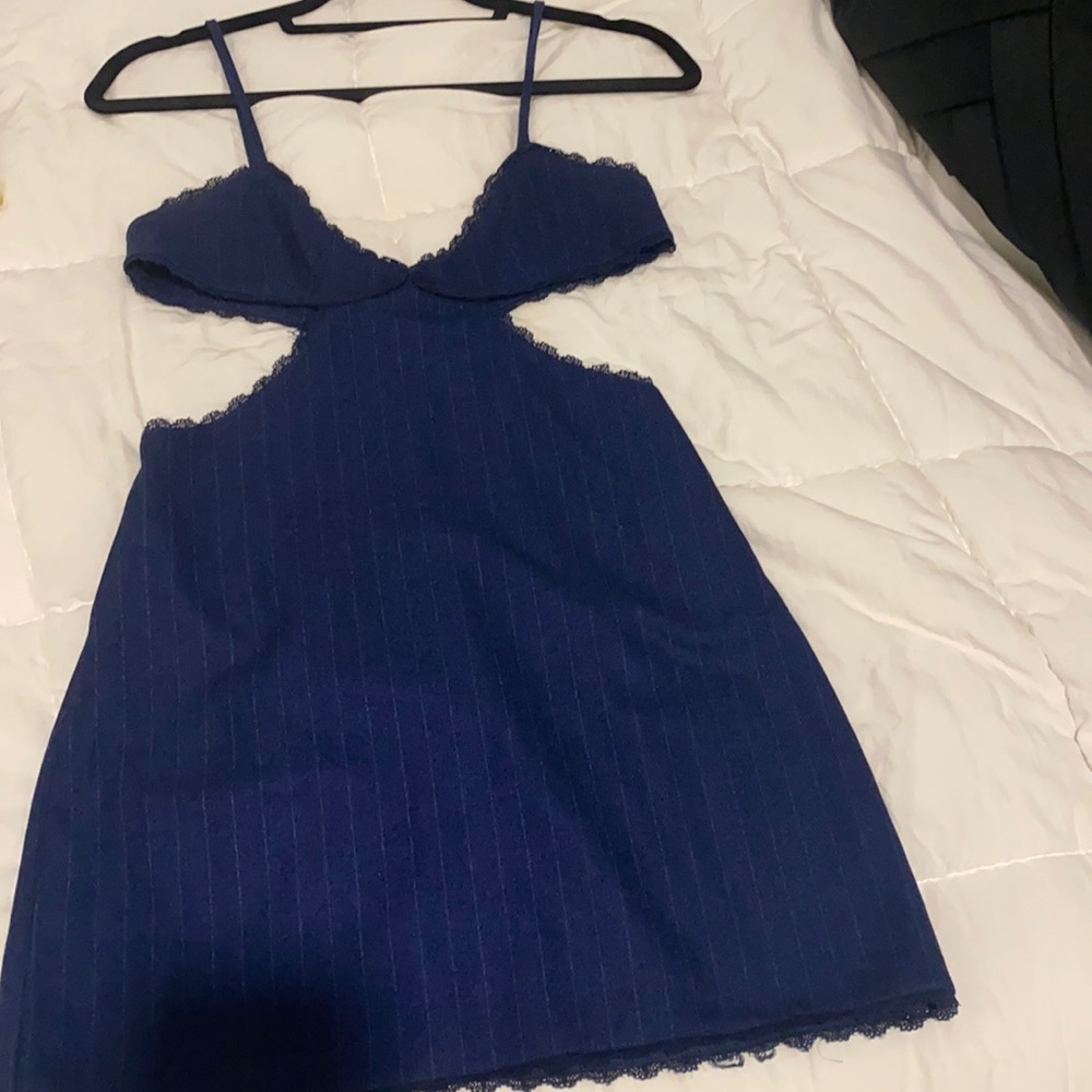 amazing blue lace cut out dress with lines - Picture 2 of 5